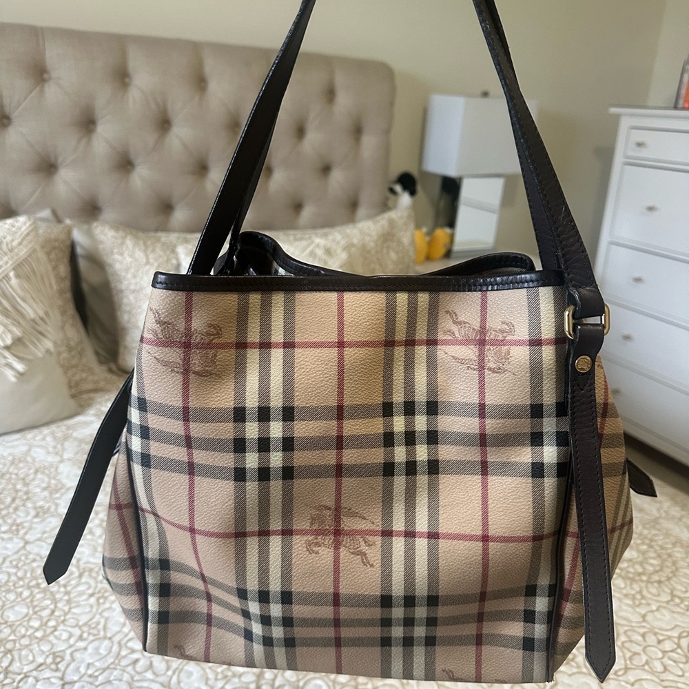 This bag is in very good condition. You will love it! :) - Picture 6 of 6